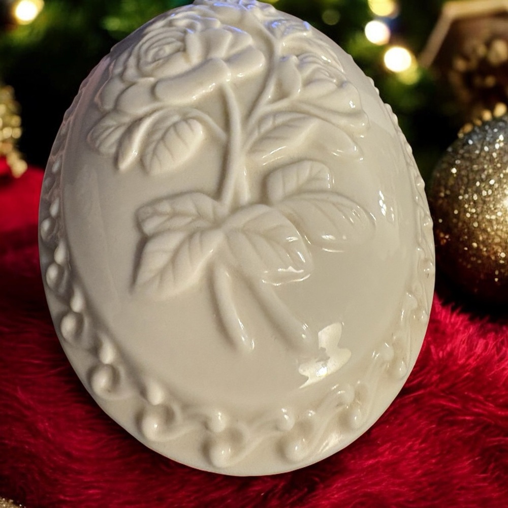 Lenox Celtic Rose music and trinket box - Picture 2 of 8